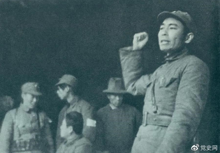 1939年2月23日，周恩來(lái)到皖南新四軍軍部，傳達(dá)中央關(guān)于新四軍向北向敵后發(fā)展的方針。
