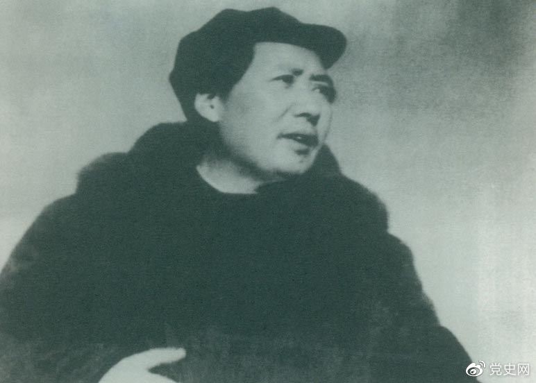 　　1949年3月23日，毛澤東率領(lǐng)中共中央機關(guān)離開西柏坡前往北平。出發(fā)時，他對周恩來說，今天是進京的日子，進京趕考去。我們決不當李自成，我們都希望考個好成績。