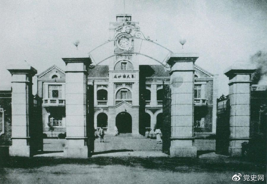 圖為中共滿洲省委舊址。1929年6月，中共中央政治局決定劉少奇任中共滿洲省委書記。7月，劉少奇到達(dá)奉天（今沈陽(yáng)）赴任。